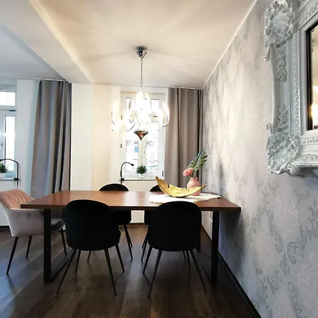 Apartment Bohnapartments Am Anger 1 Og - 3 Badezimmer - 4 Schlafzimmer - Zentrum - Vollausstattung - Wlan