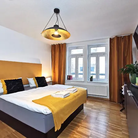 Apartment Bohnapartments Am Anger 1 Og - 3 Badezimmer - 4 Schlafzimmer - Zentrum - Vollausstattung - Wlan